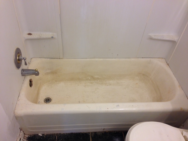 Bathtub Repair (Before)