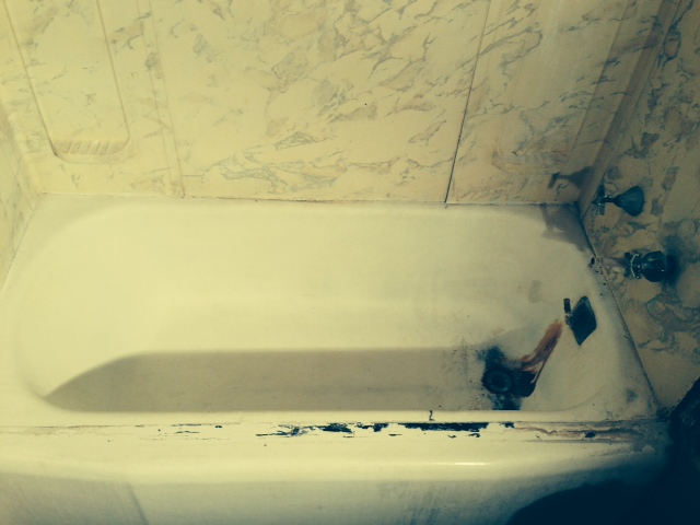 Bathtub Refinishing (Before)